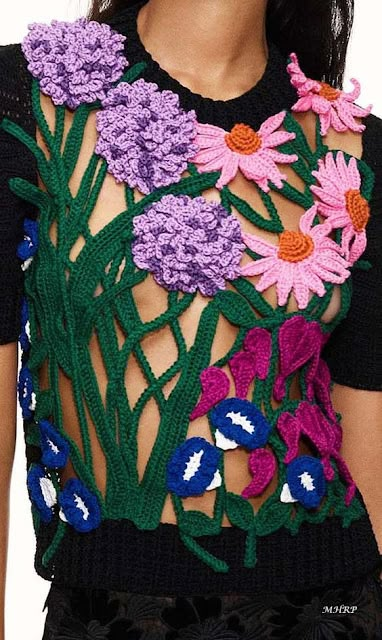 Little Treasures: Crochet Trends - Spring /Summer 2022 Crochet Trends, Stitches Crochet, Mode Crochet, Form Crochet, Freeform Crochet, Crochet Flower Patterns, Crochet Blouse, Spring Summer 2022, Irish Crochet