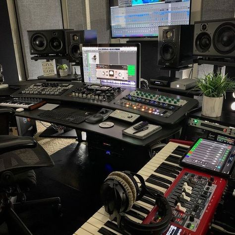 Producer Studio, Home Recording Studio Setup, Recording Studio Setup, Home Studio Ideas, Home Music Rooms, Recording Studio Design, Home Studios, Music Studios, Recording Studio Home