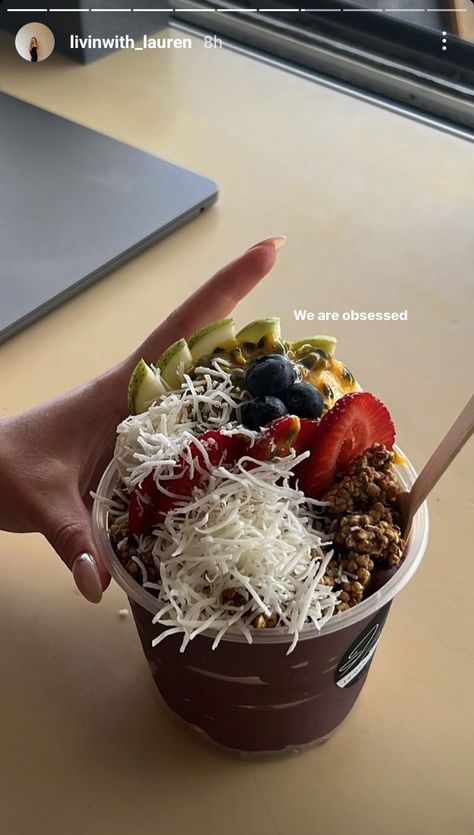 Acai Bowl Aesthetic Instagram, Acai Bowl Instagram Story, Açai Bowl Aesthetic, Açaí Story, Açaí Bowl Aesthetic, Coffee Shop Content, Coconut Fruit, Açaí Bowls, Smoothie Shop