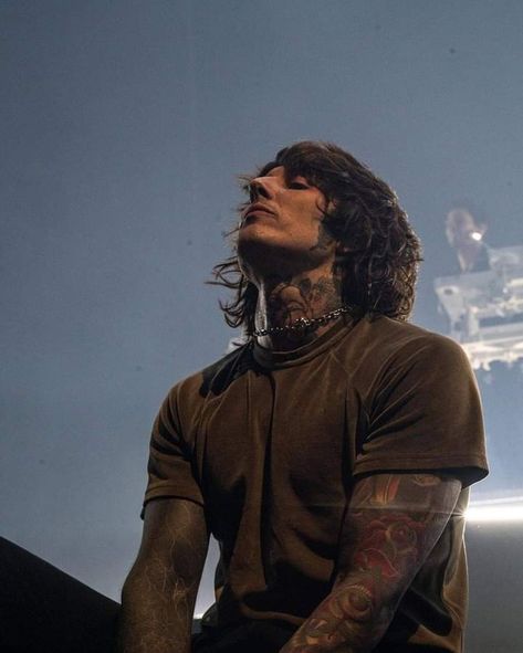 Metal Boy, Oli Sykes, Oliver Sykes, Music Pics, Music Do, Bring Me The Horizon, Emo Boys, The Horizon, Look Cool