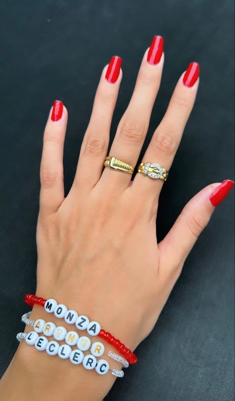 F1 Crafts, Formula 1 Nails, Aesthetic Formula 1, F1 Outfit, Ideas Para Pulseras, Ferrari Girl, F1 Girl, So Make The Friendship Bracelets, Make The Friendship Bracelets