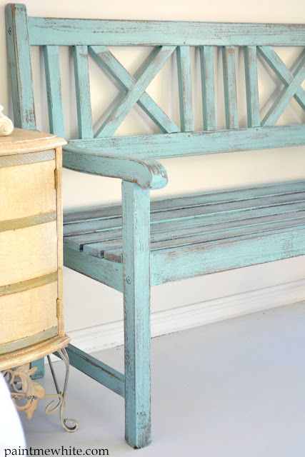 Bench Seat. Shabby-schik, remodel an old one or make a new one look old. Very inviting on the front porch & quite easy to do on a long weekend ;) Painted Benches, Benches Outdoor, Porch Bench, Casa Country, Bench Diy, Shabby Chic Dresser, Bench Seating, Wooden Bench, Decoration Inspiration