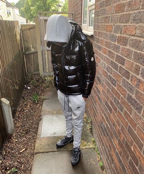 Road Man Aesthetic, Basic Guy Outfits, Black Puffer Outfit, Vest Men Outfit, Roadman Style, Nike Tech Tracksuit, Road Man, Winter Drip, Drill Man