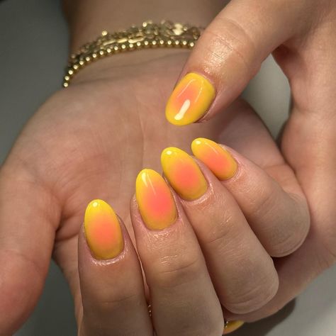 Yellow And Orange Aura Nails, Yellow And Pink Aura Nails, Summer Airbrush Nails, Aura Nails Orange, Yellow Aura Nails, Ora Nails, Nails Before Males, Yellow Aura, Cute Nail Colors