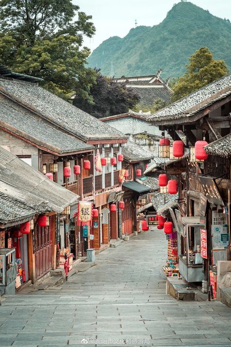 China Ancient Town, Ancient Chinese Building, Chinese Town Aesthetic, Ming Dynasty Aesthetic, Ming Dynasty Architecture, Ancient China Architecture, China Aesthetic City, Ancient Korea Aesthetic, Chinese Dynasty Aesthetic