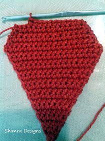 Crochet A Triangle, Crochet Triangle Pattern, Triangle En Crochet, Crochet Shapes, Mini Tutorial, Stitches Crochet, Quick Crochet Patterns, Crochet Triangle, Crochet Hexagon