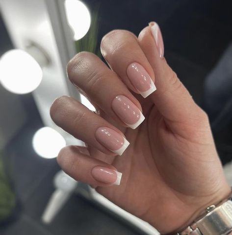 Summer French Nails 2023: Classic and Chic Designs for a Sophisticated Season 85 Ideas Natural Nails Manicure, French Manicure Nails, French Tip Acrylic Nails, Casual Nails, Work Nails, Classy Acrylic Nails, Her Nails, Acrylic Nails Coffin Short, Short Acrylic Nails Designs