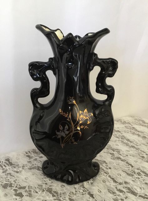 Goth Ceramics, Gothic Pottery, Gothic Vase, Pearl Market, Wall Flower Vases, Pretty Vases, Side Desk, Gothic Flowers, Black Pottery