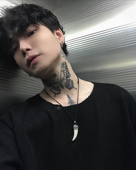 Butterfly Neck Tattoo, Tattoo Male, Neck Tattoo Ideas, Kore Ulzzang, Neck Tattoo For Guys, Boy Tattoos, Hair Tattoos, Anime Guys Shirtless, Cute Asian Guys