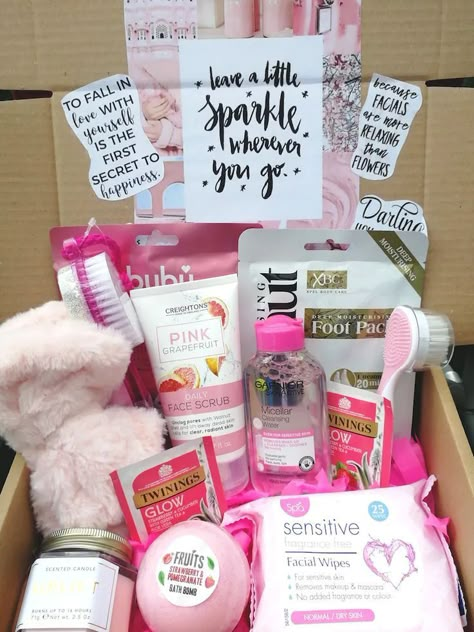 Creative Valentines Gifts, Pink Gift Basket, Birthday Care Packages, Girl Gift Baskets, Pamper Hamper, Hamper Gift, Valentines Gift Box, Birthday Hampers, Gift Baskets For Women