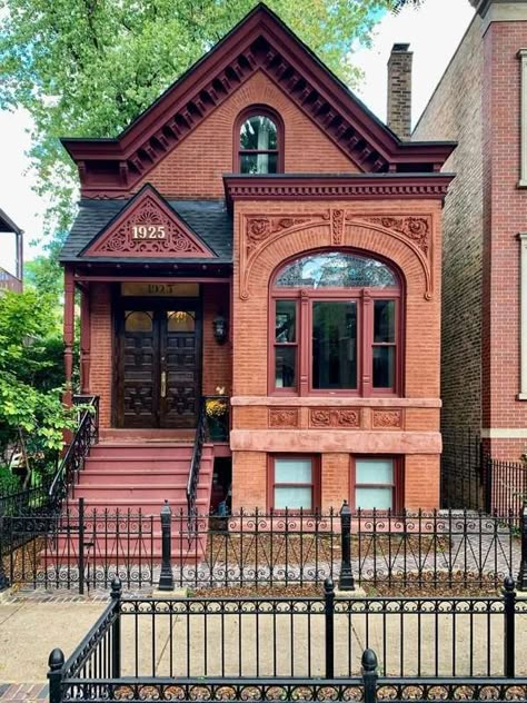 Home Ideas Decoration, Decoration Home Ideas, Workers Cottage, Townhouse Exterior, Chicago House, Red Brick House, Urban Development, Lincoln Park, The Windy City