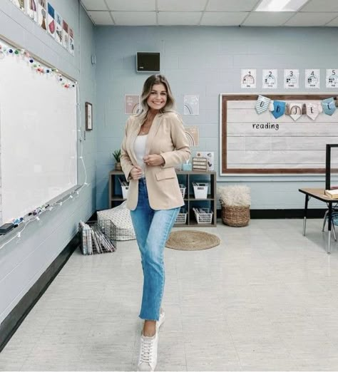 The Best Spring Teacher Outfits for 2021 | Chaylor & Mads Paisley Dress Outfit, Teacher Work Outfit, Student Teaching Outfits, Casual Teacher Outfit, Plaid Blazer Outfit, Teacher Outfit Ideas, Teacher Attire, Teacher Ootd, Teacher Work