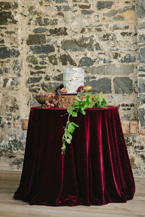 Velvet Tablecloth, Jewel Tone Wedding, Heirloom Wedding, Winter Bride, Braut Make-up, Wedding Winter, Wedding Table Decor, Burgundy Velvet, Burgundy Wedding