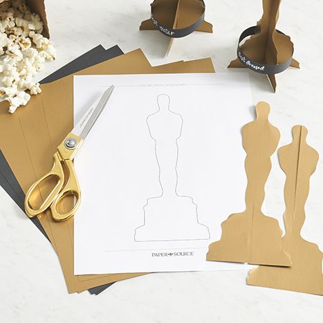 You don’t have to be in Hollywood to have a glamorous Oscars celebration.  If you’re planning on watching the festivities, why not bring the fun home with an Oscar party of your own?  Make the night a five star event for you and your guests by having them come as the nominees themselves! We’ve put... Oscar Trophy, Oscars Theme Party, Hollywood Classroom, Deco Cinema, Hollywood Birthday Parties, Oscars Party Ideas, Hollywood Birthday, Home Night, Hollywood Party Theme