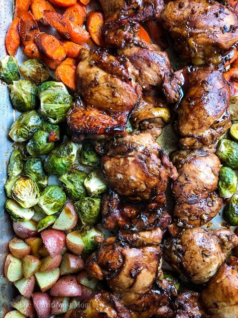 HONEY BALSAMIC CHICKEN THIGHS & VEGETABLES (SHEET PAN DINNER) Honey Balsamic Chicken Thighs & Vegetables make an easy sheet pan dinner that’s gluten-free, ready in 30-40 minutes, and needs only one pan! Course Main Course Prep Time 10 minutes Cook Time 35 minutes Servings 6 servings Calories 343kcal Author Sarah Wilkins, No Excuses Nutrition INGREDIENTS 1 1/2 lb. boneless skinless chicken thighs 1 lb. red potatoes* quartered 1 lb. carrots* sliced diagonally 1 lb. brussels sprouts* halved Sheet Pan Dinners Healthy, College Dinner, Balsamic Chicken Thighs, Easy Sheet Pan Dinner, Honey Balsamic Chicken, Easy Sheet Pan Dinners, Sheet Pan Suppers, Sheet Pan Dinners Recipes, Roasted Chicken Thighs