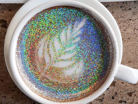 In India, glittery cappuccino goes down a storm | Food Powa Italian Cappuccino, Apricot Smoothie, Food Kit, Star Wars Food, Cappuccino Maker, Coffee Latte Art, Drinks Tea, Coffee Blog, Cappuccino Machine