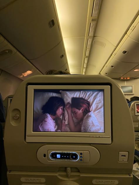 @g7adys ༄₊·˚✧ #ladybird #gretagerwig #movie #plane #travel #aesthetic #film #comfort Lady Bird Movie Aesthetic, Film Nerd Aesthetic, Ladybird Movie Aesthetic, My Life Is A Movie Aesthetic, Film Girl Aesthetic, Ladybird Aesthetic, Ladybird Movie, Plane Travel Aesthetic, Meg Aesthetic