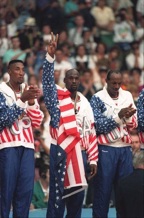 The USA's Scottie Pippen, left, with Michael Jordan, center, and Clyde Drexler, pose with their gold medals after beating Croatia 117-85 in Olympic basketball at Barcelona, Aug. 8, 1992. Dream Team 1992, Usa Dream Team, Usa Dream, Clyde Drexler, Team Usa Basketball, Olympic Basketball, Michael Jordan Basketball, Nba Fashion, Michael Jordan 23