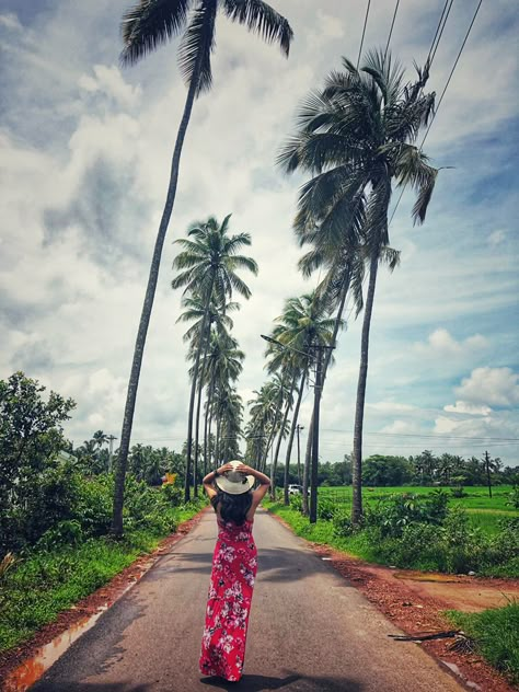 Goa Instagram Photos, Parra Road Photo Ideas, Alleppey Photography Poses, Parra Road Photos, Para Road Goa Photography, Parra Road Goa Photoshoot, Para Road Goa, Kerala Photoshoot Ideas, Goa Pics Ideas