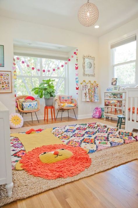 Colorful Baby Nursery, Bright Bedding, Colorful Nursery Decor, Bright Nursery, Interior Design Minimalist, Fun Nursery, Nursery Room Design, Kids Bedroom Designs, Baby Room Inspiration