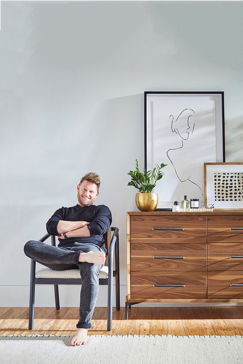 Los Angeles-based designer & 
@QueerEye star, @bobbyberk , recently unveiled his new modern clean-lined furniture collection for 
ART Furniture. The new line available at 
Belfort Furniture, was inspired by things Berk would want in his own home. Beautiful and functional!

#bobbyberk #artfurniture #belfortfurniture #newcollection