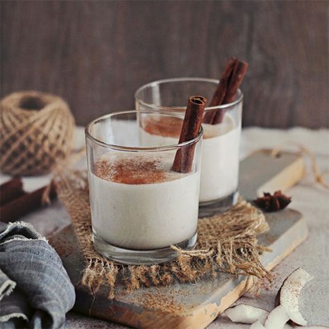 The Christmas favorite, egg nog, gets a vegan makeover without losing the rich, creamy taste. (I'm adding bourbon, but that's just me!) Coconut Milk Cocktail, Homemade Banana Ice Cream, Coconut Milk Drink, Cinnamon Simple Syrup, Juice Smoothies Recipes, Coconut Drinks, Vegan Drinks, Almond Flavor, Banana Coconut