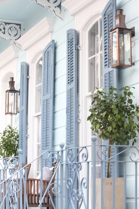 Light Blue House Exterior, Light Blue Houses, White Exterior Houses, Blue Shutters, Color Celeste, Diamond In The Rough, Blue Cottage, Cottage Exterior, Windows Exterior