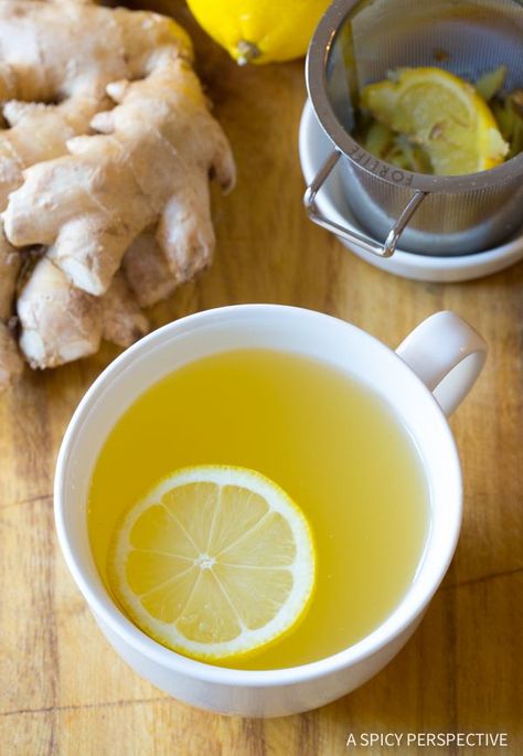 Lemon Ginger Detox Tea Recipe - A cleansing tea, perfect for jump-starting your diet! Try sipping this 3 ingredient Lemon Ginger Tea in the morning. Lemon Ginger Tea, Cleansing Tea, Tea Homemade, Detox Tea Cleanse, Tea In The Morning, Ginger Detox, Ginger Tea Recipe, Detox Tea Recipe, Veggie Juice