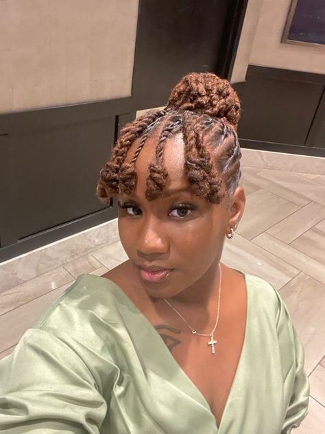 Shoulder Length Loc Updo Styles, Loc Styles For Short Hair Updo, Medium Locs Updo, Female Short Loc Styles Black Women, Medium Loc Updo Styles, Bridesmaid With Locs, Loc Updos For Women On Short Locs, Loc Styles For Wedding Classy, Business Loc Styles