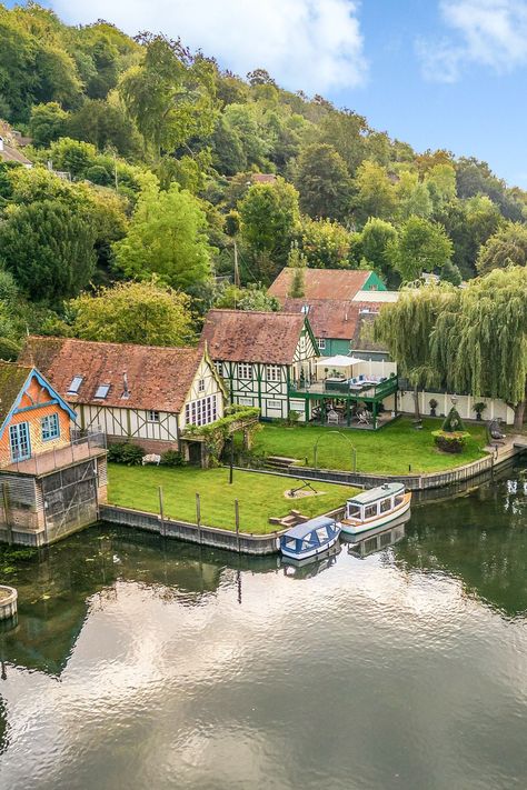 If you harbour secret dreams of living by a river, we have just the property for you. This former boathouse in Crookham Dean has been transformed into a luxurious two-bedroom riverside property that boasts a riverbank garden complete with a private jetty with space for moorings. Wooden Countertops, Riverside House, Wind In The Willows, Front Deck, Country Style Kitchen, Country Homes, Wooden Beams, Ceramic Decor, Kitchen Styling