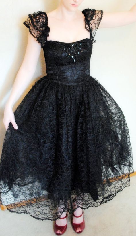 Goth Lace Dress, Black Vintage Dress, Lace Long Dress, 80s Goth, Spanish Dress, 80s Prom Dress, 80 Fashion, Lil Black Dress, Frock Fashion