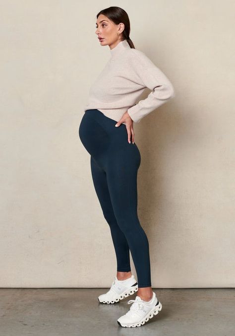 BLANQI® Everyday™ Maternity Belly Support Leggings Maternity Sports Wear, Maternity Leggings Outfit Fall, Blanqi Maternity Leggings Outfit, Tomboy Maternity Style, Maternity Looks Winter, Athletic Maternity Outfits, Maternity Outfits Pants, Pregnancy Airport Outfit, Leggings Pregnancy Outfit