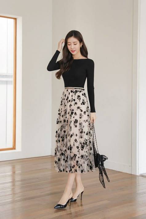 Long Skirt Fashion, Korean Fashion Dress, Elegante Casual, Dresses For Girls, 가을 패션, Classy Dress, Elegant Outfit, Trendy Dresses, Modest Outfits