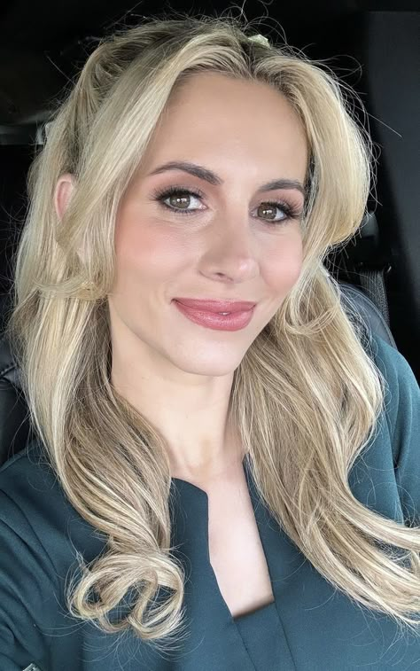 Laura Rutledge, Plank Challenge, Long Blonde, Hair Blonde, Long Blonde Hair, Blonde Beauty, Instagram Ideas, Blonde Hair, 30 Day