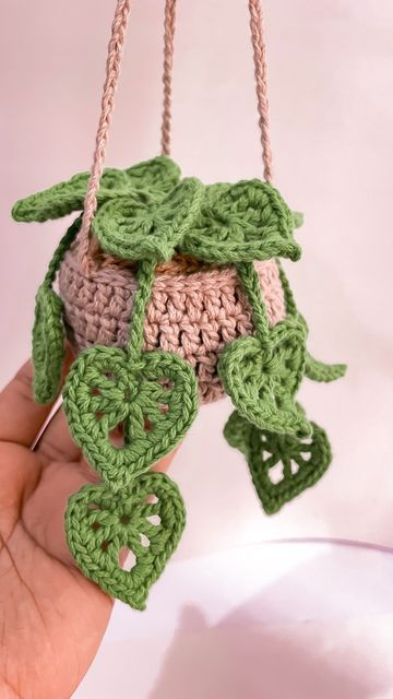 Crochet Plant Pattern, Plantas A Crochet, Crochet Plant, Plant Pattern, Crochet Inspo, Crochet Ideas, Amigurumi, Crochet Patterns, Crochet