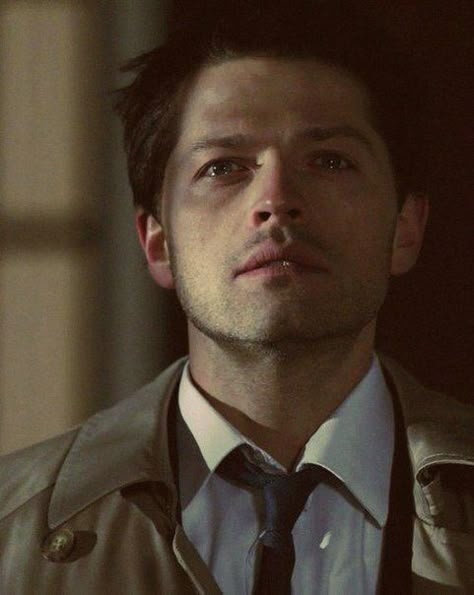 Castiel Aesthetic, Supernatural Series, Castiel Supernatural, Behind Blue Eyes, Supernatural Wallpaper, Supernatural Pictures, Supernatural Art, Supernatural Dr, Winchester Supernatural