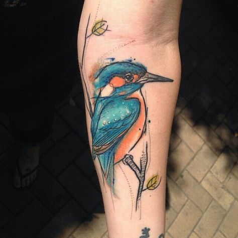 Sven van Kratz does amazing animal tattoos #bird #kingfisher Realistic Bird Tattoo, Kingfisher Tattoo, Kingfisher Art, Lovely Tattoo, Bluebird Tattoo, Watercolor Bird Tattoo, Pretty Flower Tattoos, Places To Get Tattoos, Tattoos Animals