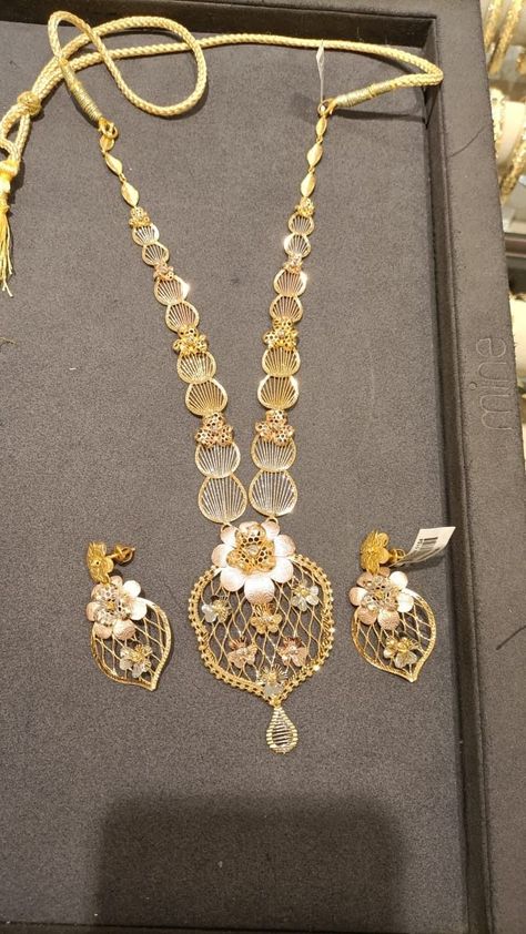 Turkish Gold Jewelry, Unique Gold Jewelry Designs, Gold Jewels Design, New Gold Jewellery Designs, Fancy Jewelry Necklace, Modern Gold Jewelry, Jewelry Set Design, Gold Bridal Jewellery Sets, Gold Jewelry Stores