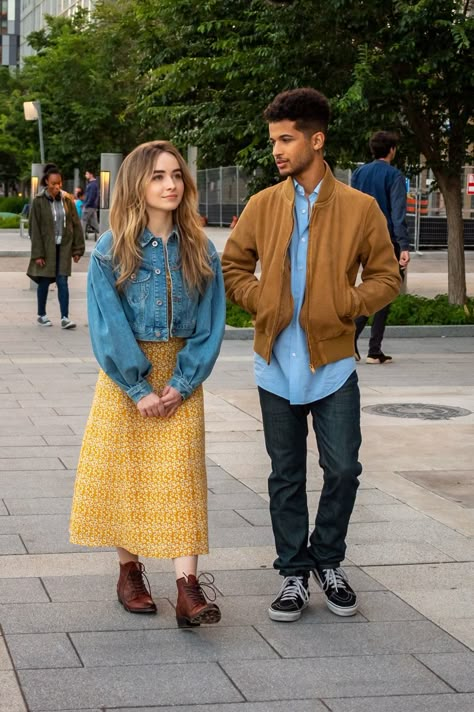 sabrina carpenter and jordan fisher Work It Movie, Jordan Fischer, Into The Woods Jr, Jordan Fisher, Sabrina Carpenter Style, Sabrina Carpenter Outfits, Rom Coms, It Movie, Famous Outfits