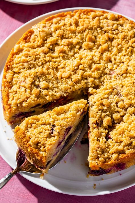 Mixed Berry Buckle Mixed Berry Buckle, Berry Buckle, Buckle Cake, Buckle Recipe, Test Kitchen Recipes, Donut Toppings, Caramel Chocolate Bar, Cookie Toppings, Dessert Treats