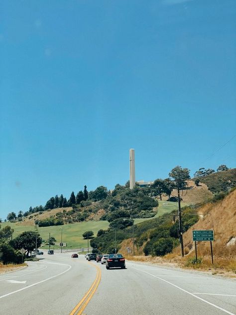 PEPPERDINE Dorm Necessities, Wallpaper Collages, Pepperdine University, Weeping Angels, University Aesthetic, College Things, California Life, Weeping Angel, College List