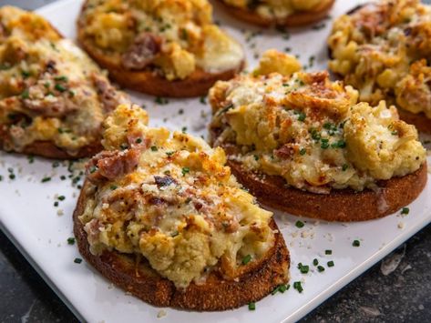 Ina Garden Cauliflower Toast, Cauliflower Toast Recipe, Cauliflower Toast, Barefoot Contessa Recipes, Cauliflowers, Ina Garten Recipes, Cheesy Cauliflower, Food Network Canada, Barefoot Contessa