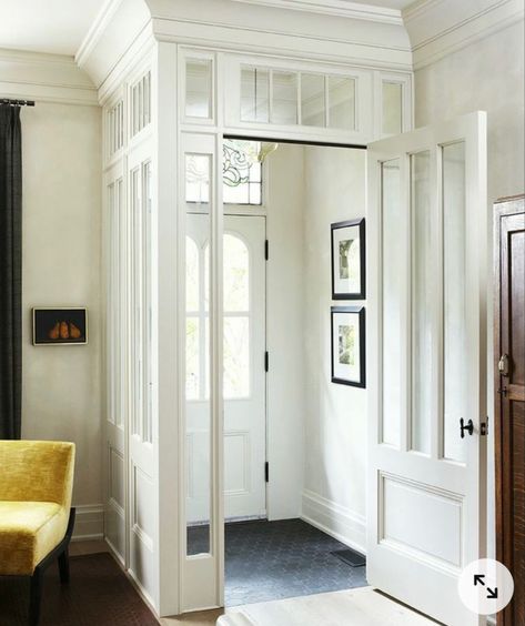 Small Entryway Ideas, Mudroom Entryway, Small Entryways, Foyer Decorating, House With Porch, Small Entryway, Entryway Ideas, Front Entry, Hallway Ideas