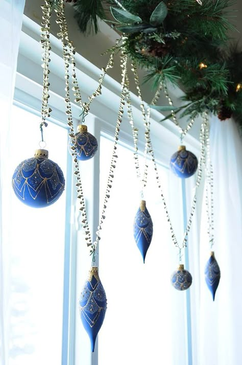 Christmas Decor Around Windows, Xmas Decorations 2024, Gothic Christmas Decorations Diy, Hanging Ornaments In Windows, Window Decoration Inspiration, Decorate Window, Christmas Window Decorations, Front Porch Christmas Decor Ideas, Porch Christmas Decor Ideas