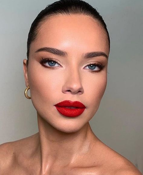 Bridal Red Lip Makeup, Marry Photoshoot, Red Lipstick Selfie, Skincare Favorites, Red Lips Makeup Look, Red Carpet Makeup, Maquillage On Fleek, Louboutin Boots, Natural Glam Makeup