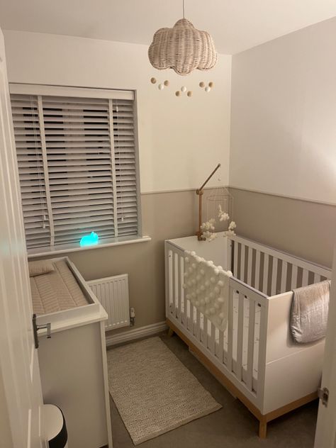 #baby #nursery #smallnursery #decor #home #babyboy #aesthetic #homedecorideas Nursery Decor Small Room, Box Room Nursery Ideas Uk, Small Box Room Nursery Ideas, Small Baby Bedroom Ideas, Baby Nurseries Ideas, Gender Neutral Nursery Small Space, Newborn Bedroom Ideas, Baby Room Small Space, Small Baby Boy Nursery