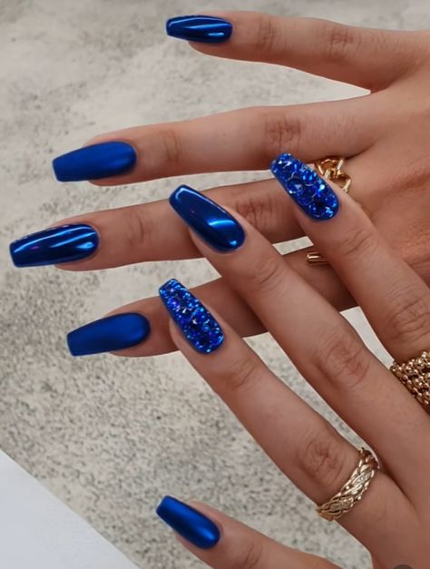 Metalic Blue Nails Gel, Christmas Nails Royal Blue, Bold Blue Nails, Royal Blue Nail Designs Ideas, Royal Blue Nail Ideas For Prom, Light Blue And Gold Nails, Royal Blue And Black Nails, Royal Blue Christmas Nails, Navy Blue Prom Nails