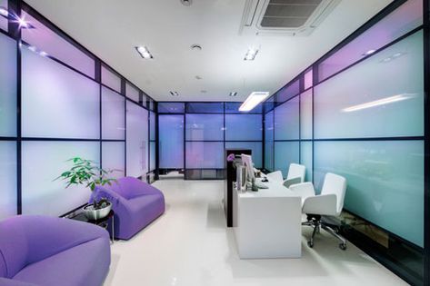 The Way Workplaces Should Look Like Purple Interior Design, Agency Office, Purple Office, Future Office, Corporate Office Design, Purple Interior, Office Reception, Office Colors, Office Designs