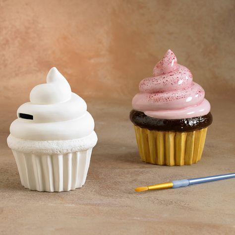 Cupcake Banks - Perfect for Birthday Parties - Paint your own Pottery keeps the kids busy for an hour+ Ceramic Bank Ideas, Cupcake Ceramic, Party Arts And Crafts, Fun Birthday Party Ideas, Cupcake Jewelry, Cupcake Painting, Painting Studios, Coil Pots, Painting Birthday