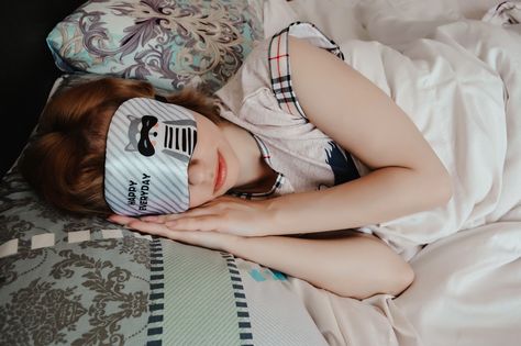 Trending Chic Sleepwear 2020 https://lifeyourway.net/trending-chic-sleepwear-2020/ Low Key Bachelorette Party, Healthy Sleep Habits, Sleep Early, Sleep Cycle, When You Sleep, Sleeping Habits, Circadian Rhythm, Healthy Sleep, Pranayama